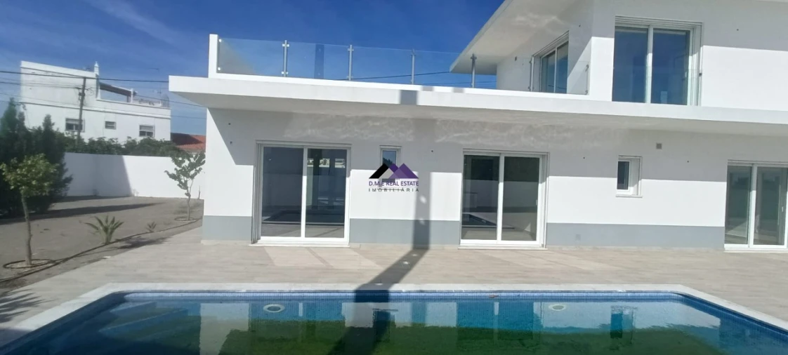 Moradia T4 para Venda em Altura Foto 29