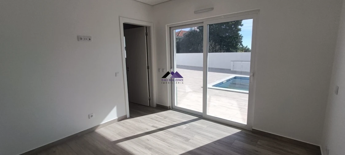 Moradia T4 para Venda em Altura Foto 37