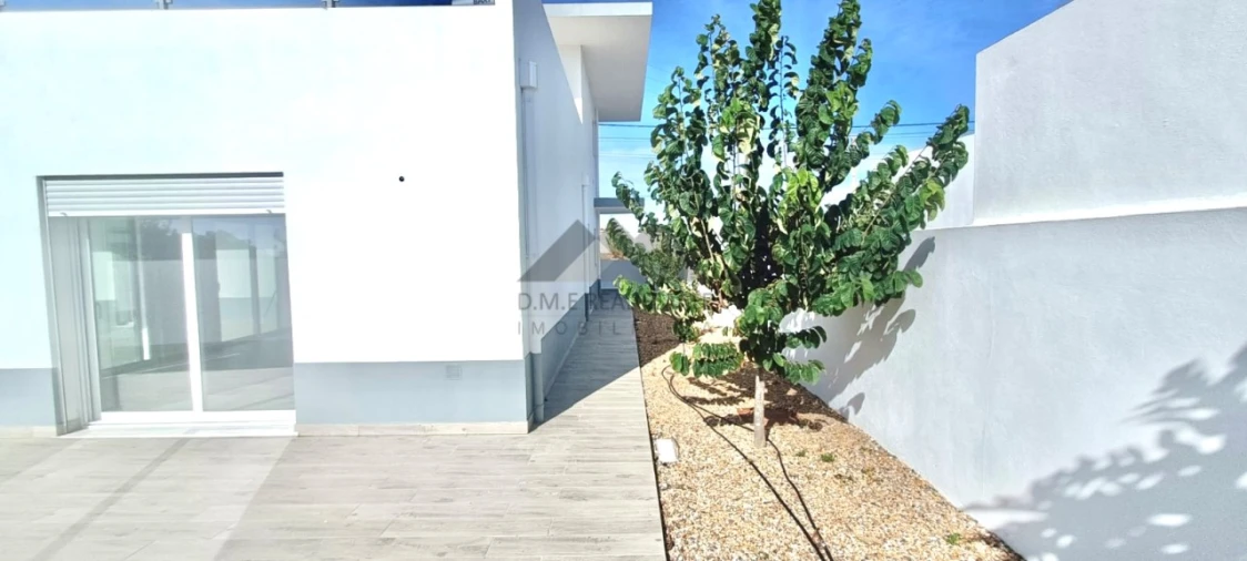 Moradia T4 para Venda em Altura Foto 18