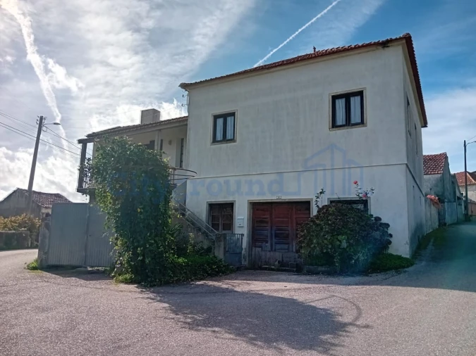 Moradia T4 para Venda em Santa Catarina da Serra e Chainça