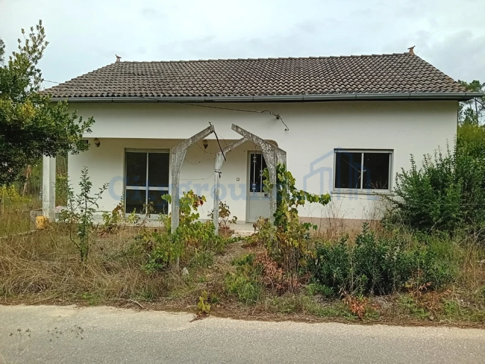 Moradia T3 para Venda em Rio de Couros e Casal dos Bernardos Foto 1