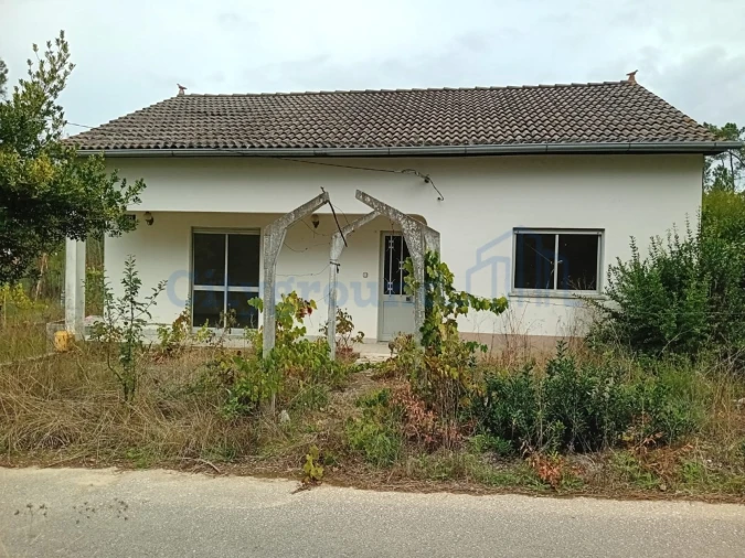 Moradia T3 para Venda em Rio de Couros e Casal dos Bernardos