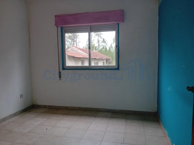 Moradia T3 para Venda em Rio de Couros e Casal dos Bernardos Foto 5