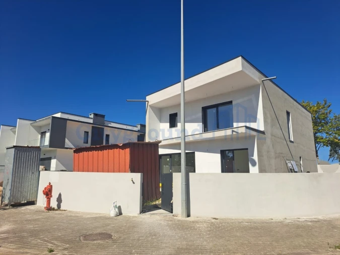 Moradia T4 para Venda em Marrazes e Barosa Foto 5