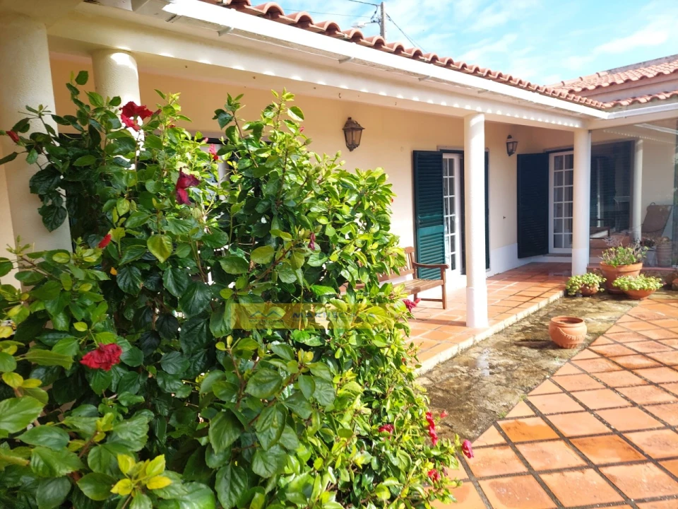 Moradia T3 para Venda em São João das Lampas e Terrugem Foto 2