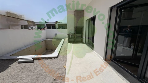 Moradia T4 para Venda em Fernao Ferro