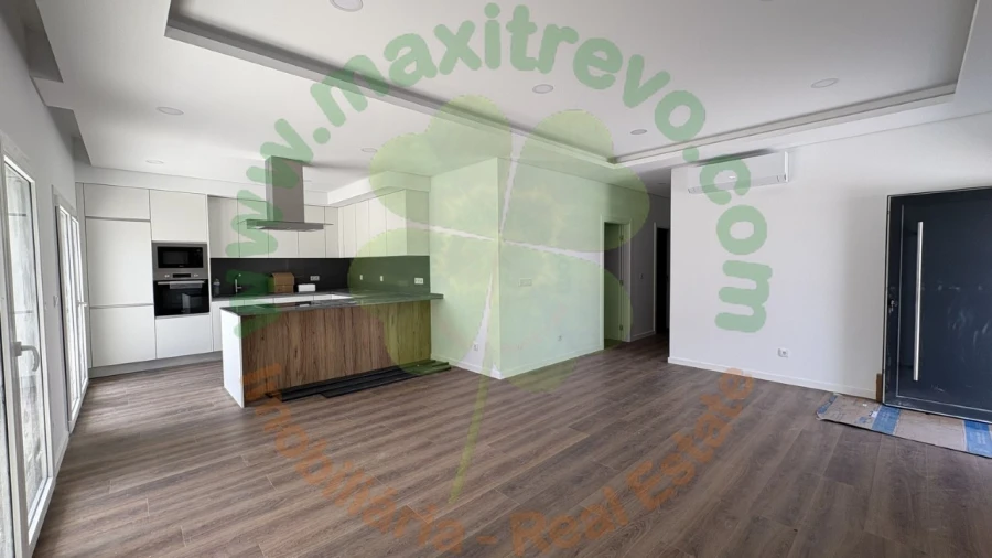 Moradia T4 para Venda em Fernao Ferro Foto 28