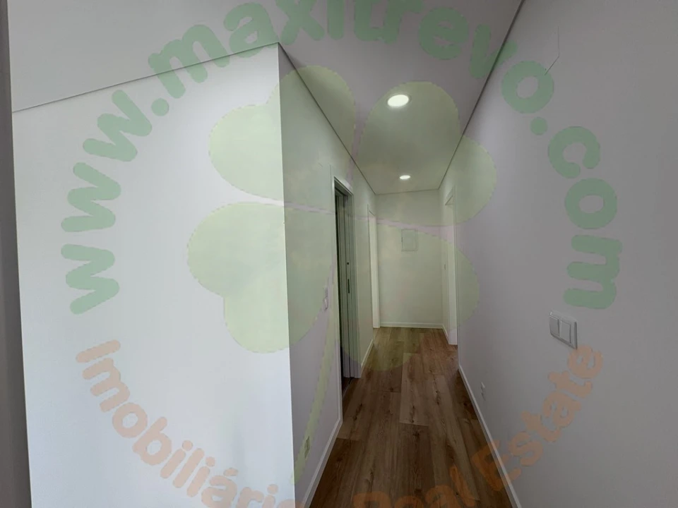 Moradia T4 para Venda em Charneca de Caparica e Sobreda Foto 13