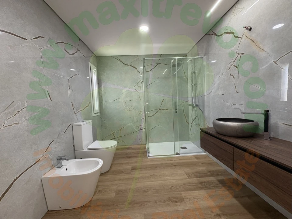 Moradia T4 para Venda em Charneca de Caparica e Sobreda Foto 15