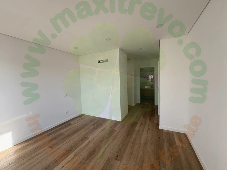 Moradia T4 para Venda em Charneca de Caparica e Sobreda Foto 21