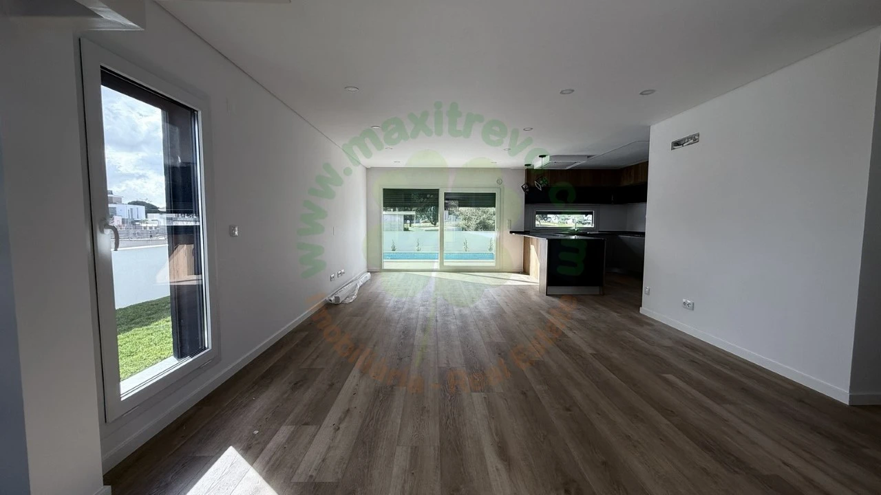 Moradia T4 para Venda em Charneca de Caparica e Sobreda Foto 25