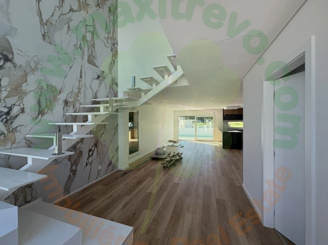 Moradia T4 para Venda em Charneca de Caparica e Sobreda Foto 8