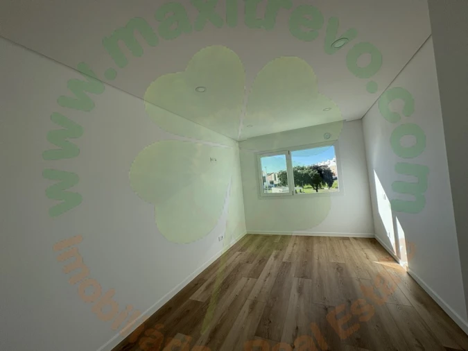 Moradia T4 para Venda em Charneca de Caparica e Sobreda Foto 22