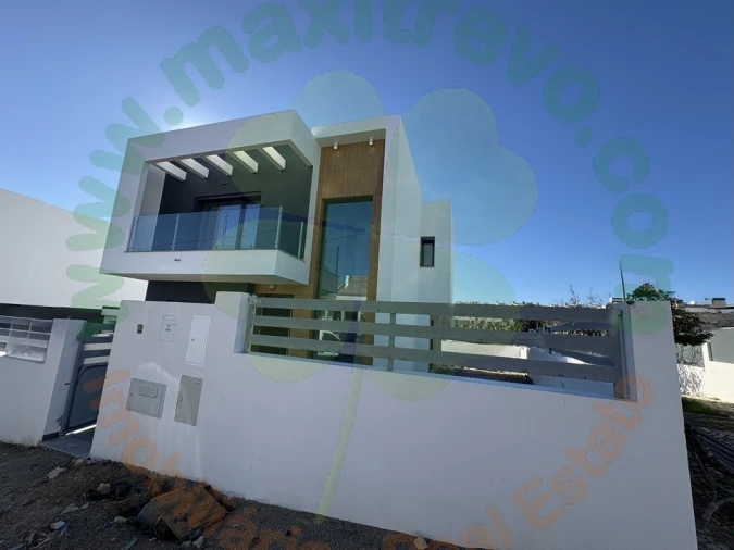 Moradia T4 para Venda em Charneca de Caparica e Sobreda Foto 2