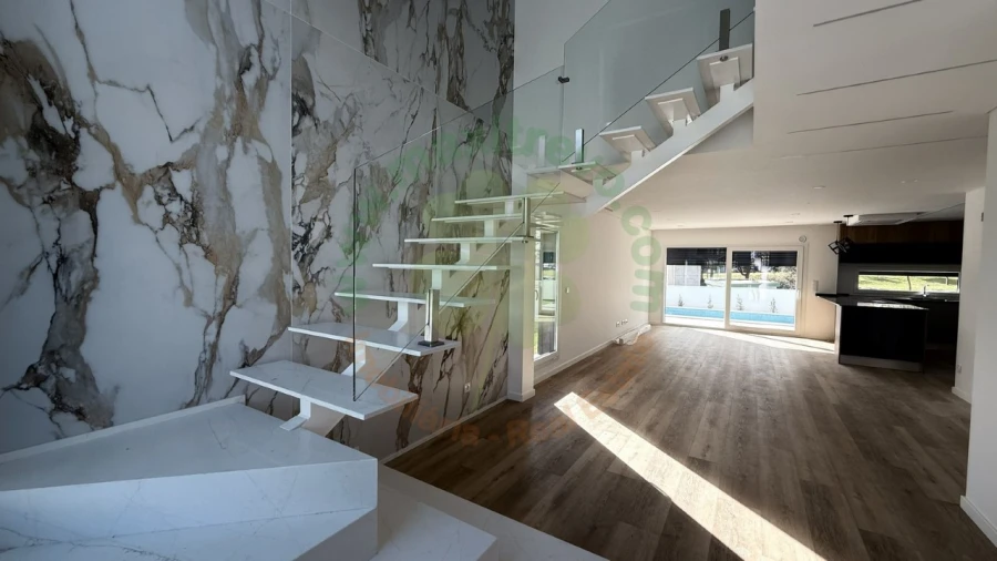 Moradia T4 para Venda em Charneca de Caparica e Sobreda Foto 24