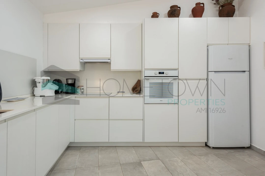 Moradia T2 para Venda em Alte Foto 4