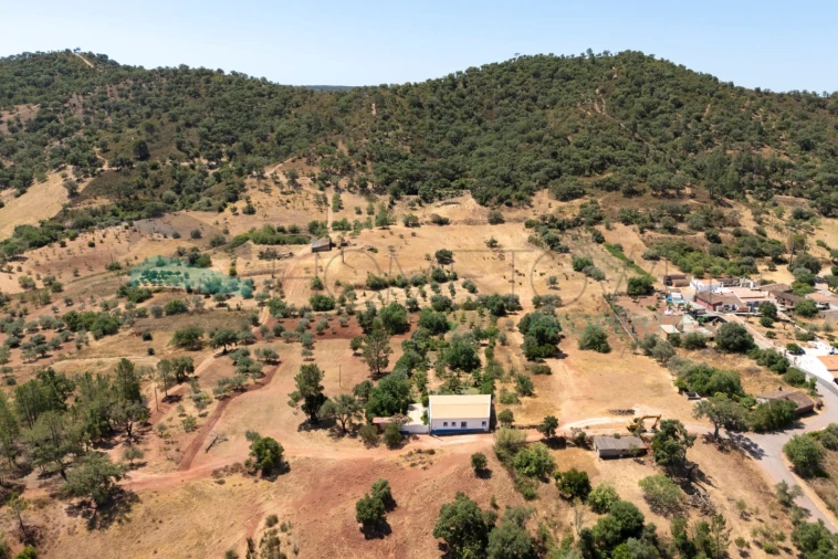 Moradia T2 para Venda em Alte Foto 27