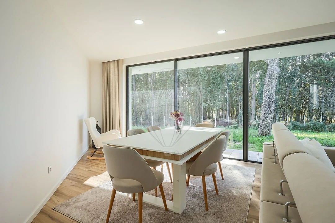 Moradia T2 para Venda em Romariz Foto 5