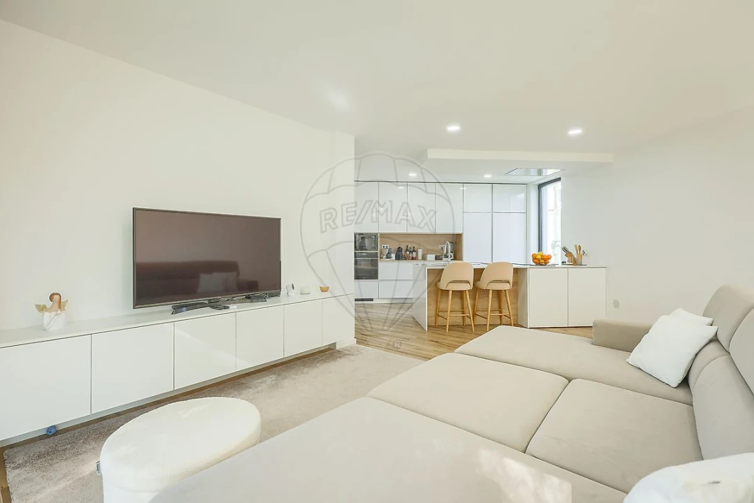 Moradia T2 para Venda em Romariz Foto 6