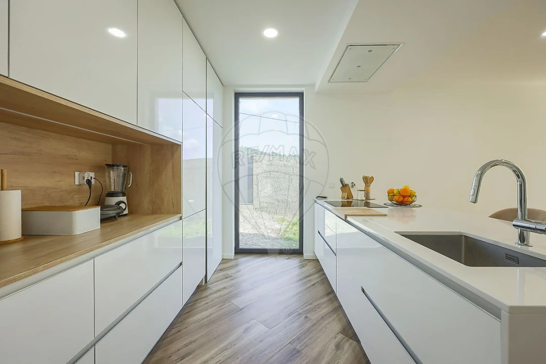 Moradia T2 para Venda em Romariz Foto 11