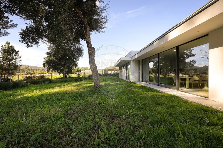 Moradia T2 para Venda em Romariz Foto 2