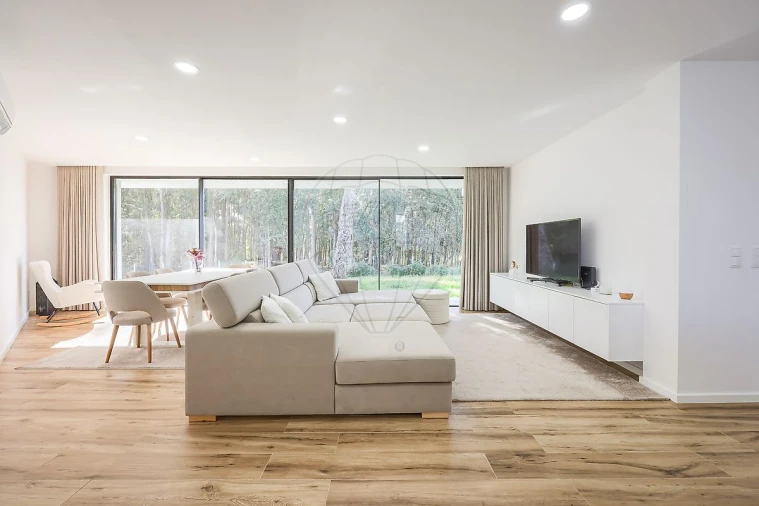 Moradia T2 para Venda em Romariz Foto 3