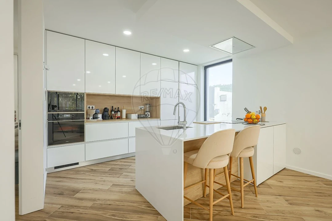 Moradia T2 para Venda em Romariz Foto 7