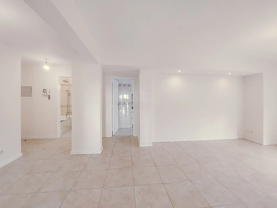 Apartamento T2 para Venda em Algueirão-Mem Martins Foto 4