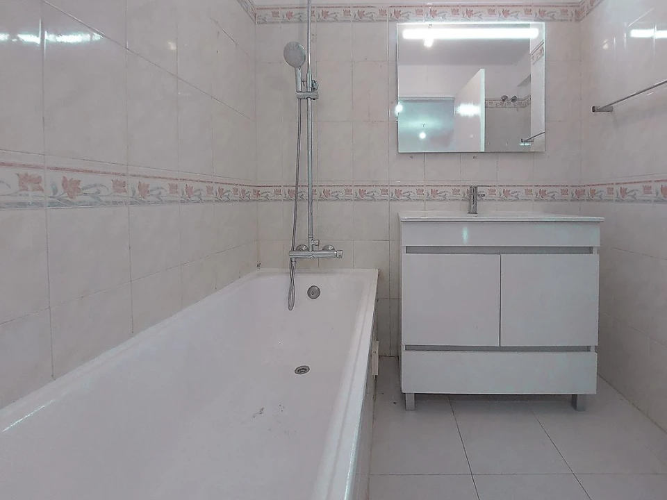 Apartamento T2 para Venda em Algueirão-Mem Martins Foto 17