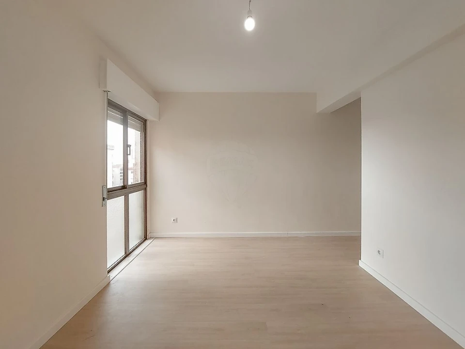 Apartamento T2 para Venda em Algueirão-Mem Martins Foto 13