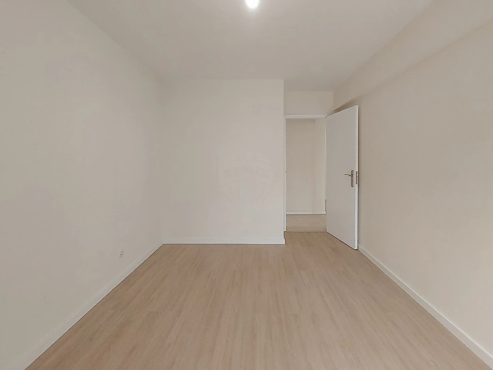 Apartamento T2 para Venda em Algueirão-Mem Martins Foto 9