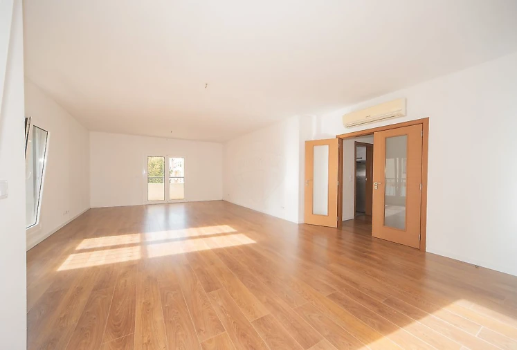 Apartamento T3 para Arrendamento em Alverca do Ribatejo e Sobralinho Foto 14