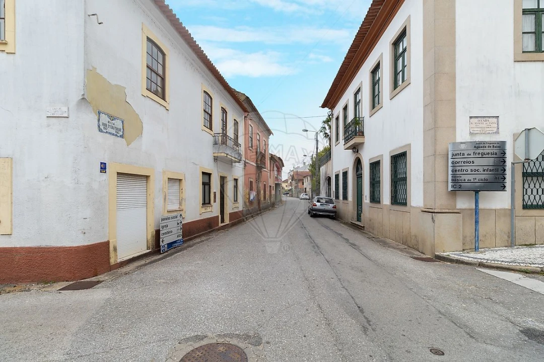 Moradia T8 para Venda em Barrô e Aguada de Baixo Foto 9