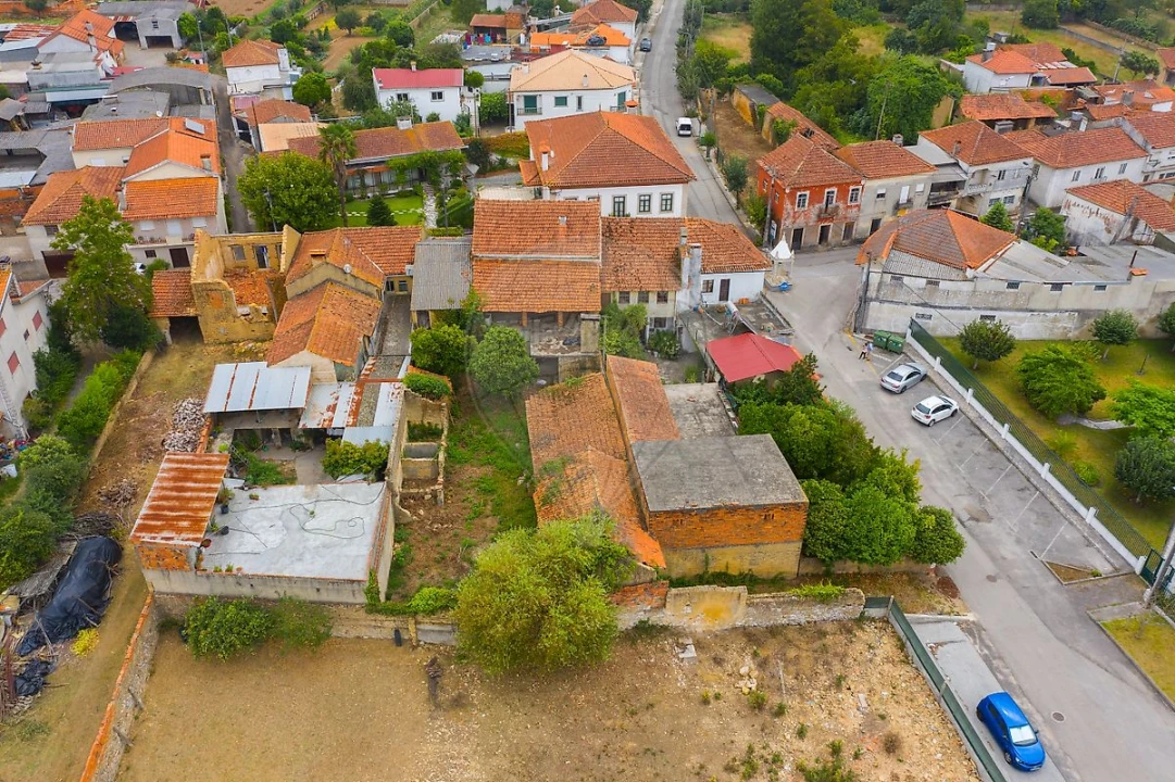 Moradia T8 para Venda em Barrô e Aguada de Baixo Foto 10