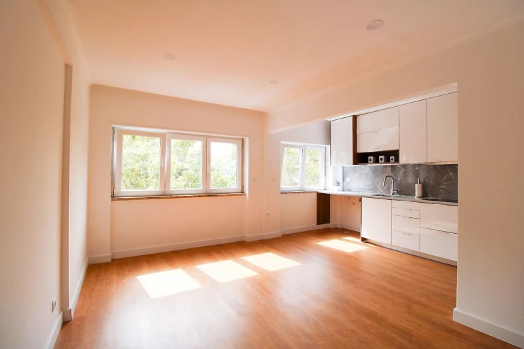 Apartamento T2 para Arrendamento em Massamá e Monte Abraão Foto 1