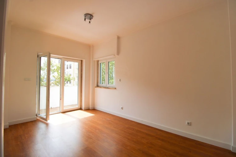 Apartamento T2 para Arrendamento em Massamá e Monte Abraão Foto 22