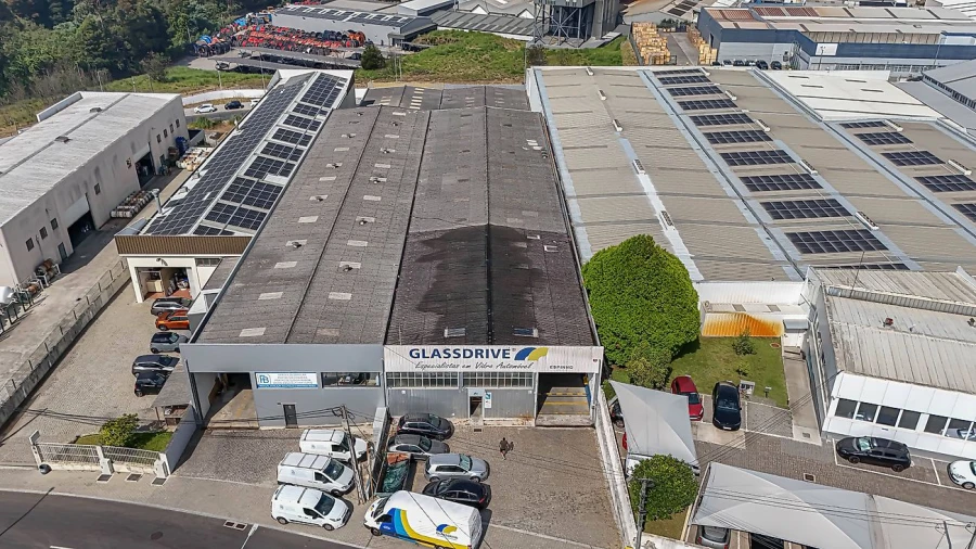 Armazém para Venda em Serzedo e Perosinho Foto 14