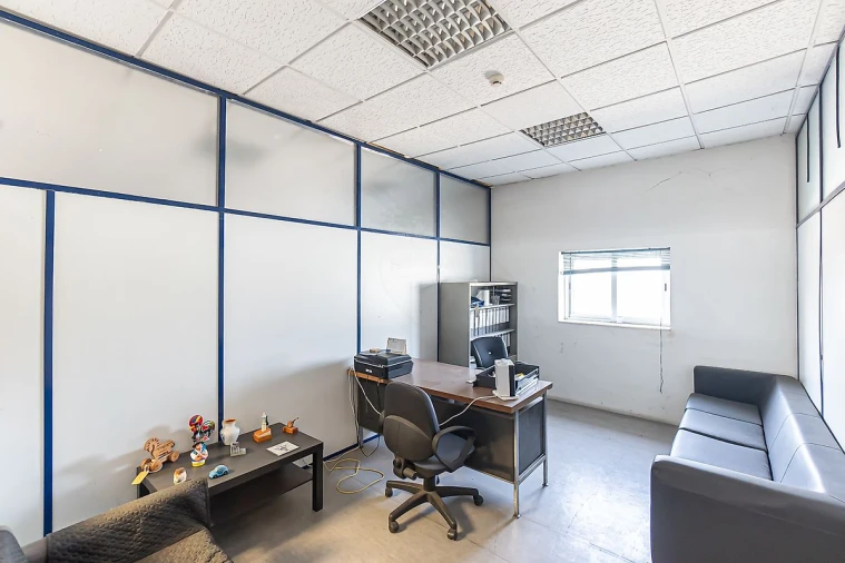 Armazém para Venda em Serzedo e Perosinho Foto 8