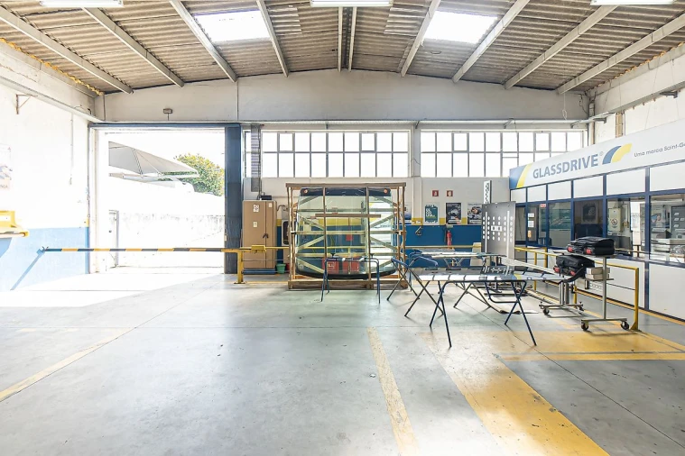 Armazém para Venda em Serzedo e Perosinho Foto 10