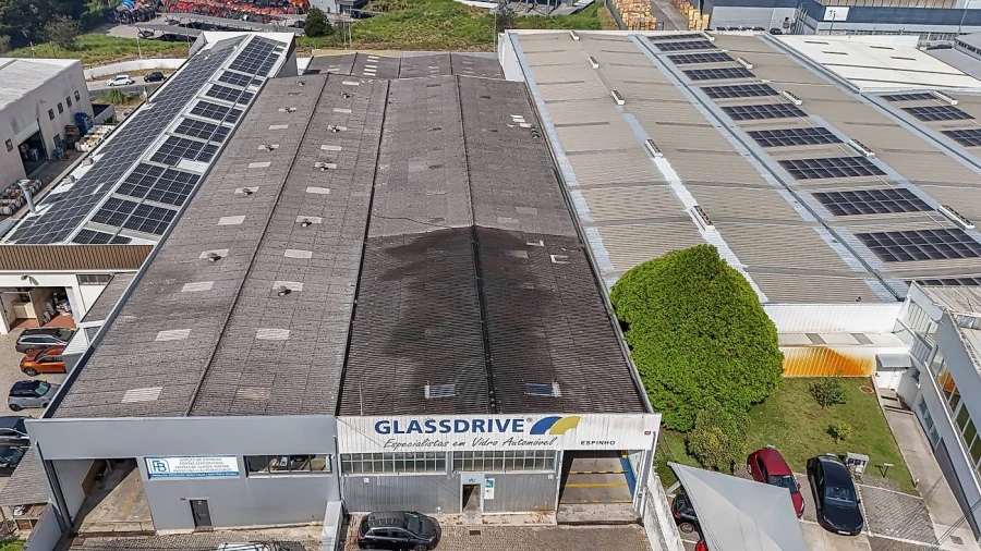 Armazém para Venda em Serzedo e Perosinho Foto 12