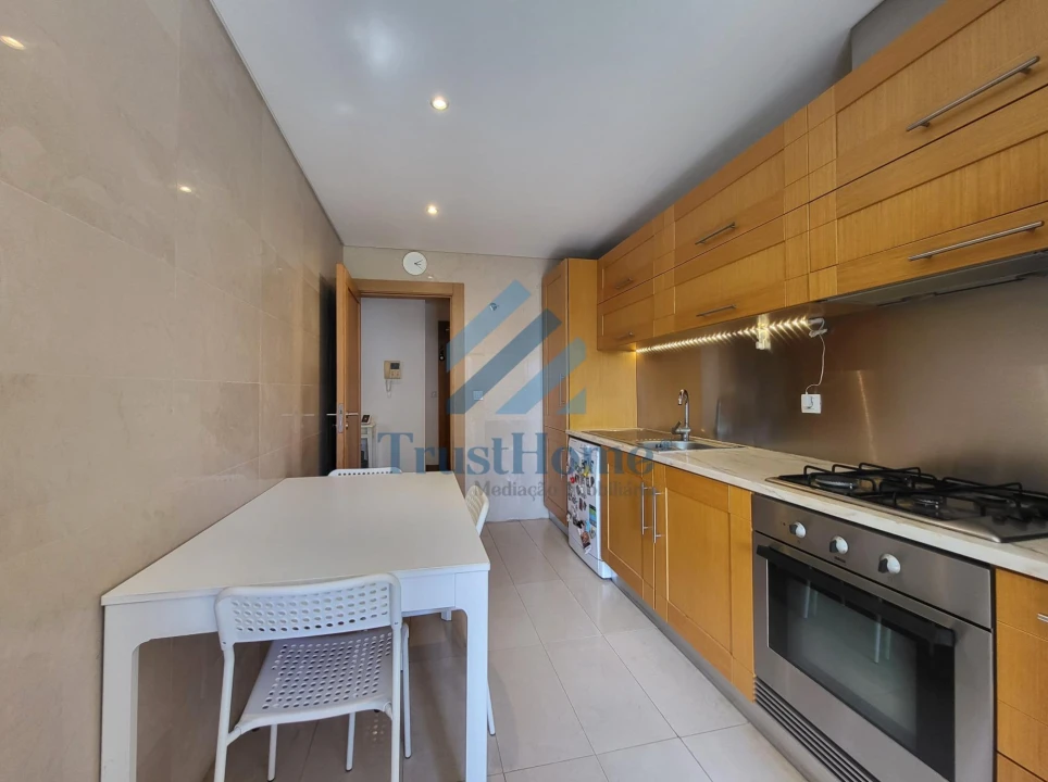 Apartamento T3 para Venda em Alcabideche Foto 3