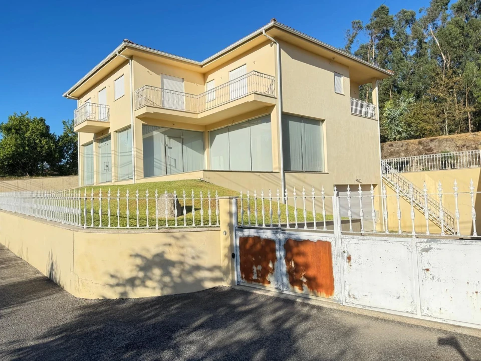 Moradia T3 para Venda em Prado (São Miguel) Foto 1