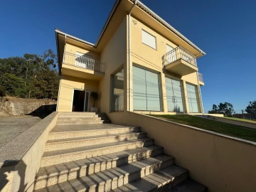 Moradia T3 para Venda em Prado (São Miguel)