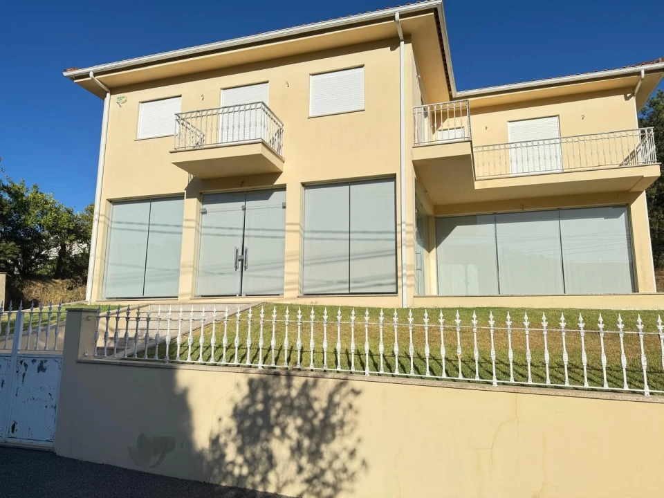 Moradia T3 para Venda em Prado (São Miguel) Foto 2