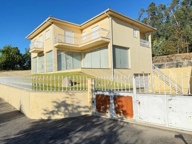 Moradia T3 para Venda em Prado (São Miguel)