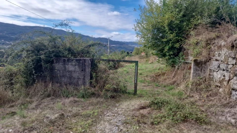 Terreno para Venda em Vila Verde e Barbudo