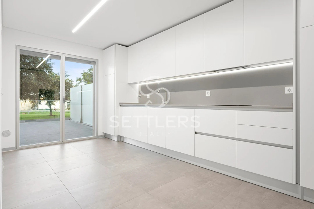 Apartamento T4 para Venda em Carcavelos e Parede Foto 4