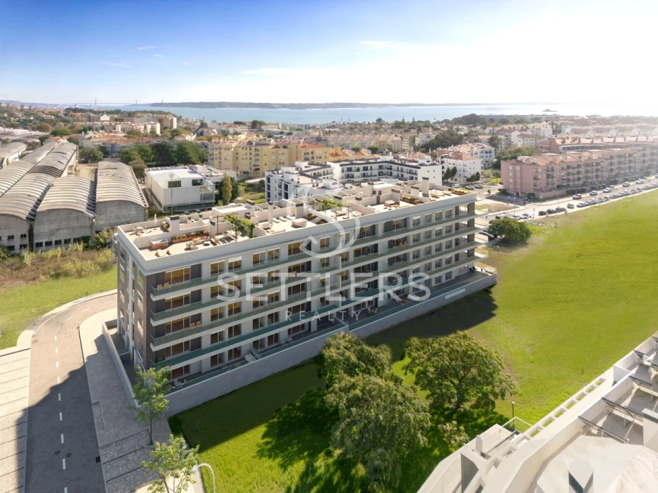 Apartamento T4 para Venda em Carcavelos e Parede Foto 17