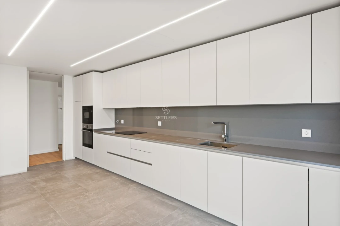 Apartamento T4 para Venda em Carcavelos e Parede Foto 8