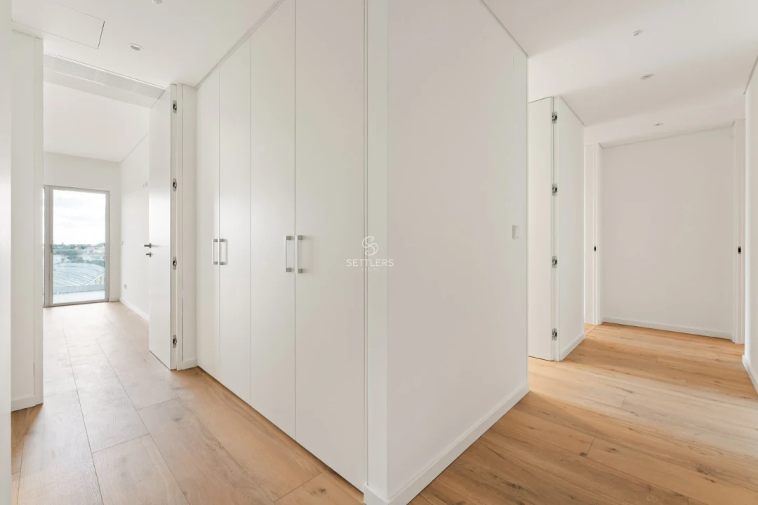 Apartamento T4 para Venda em Carcavelos e Parede Foto 9
